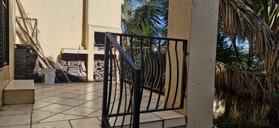 2 Bedroom Property for Sale in La Montagne Gauteng