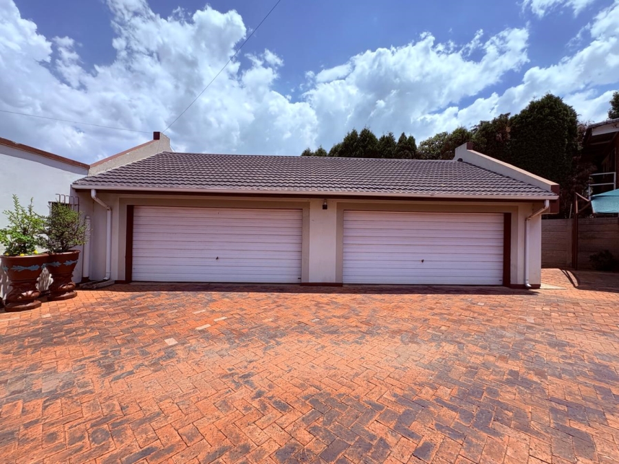 4 Bedroom Property for Sale in Selection Park Gauteng