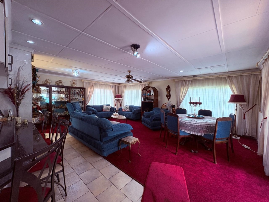 4 Bedroom Property for Sale in Selection Park Gauteng