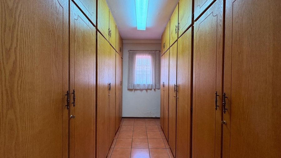 4 Bedroom Property for Sale in Selection Park Gauteng