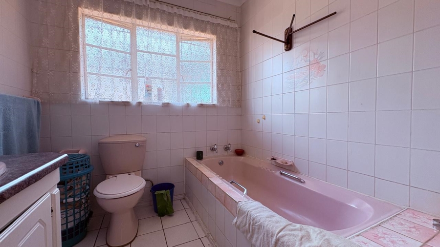 4 Bedroom Property for Sale in Selection Park Gauteng