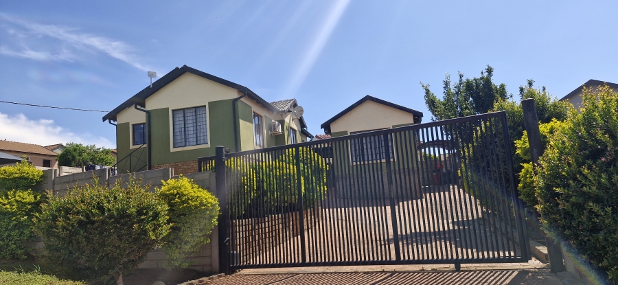 3 Bedroom Property for Sale in Mahube Valley Gauteng