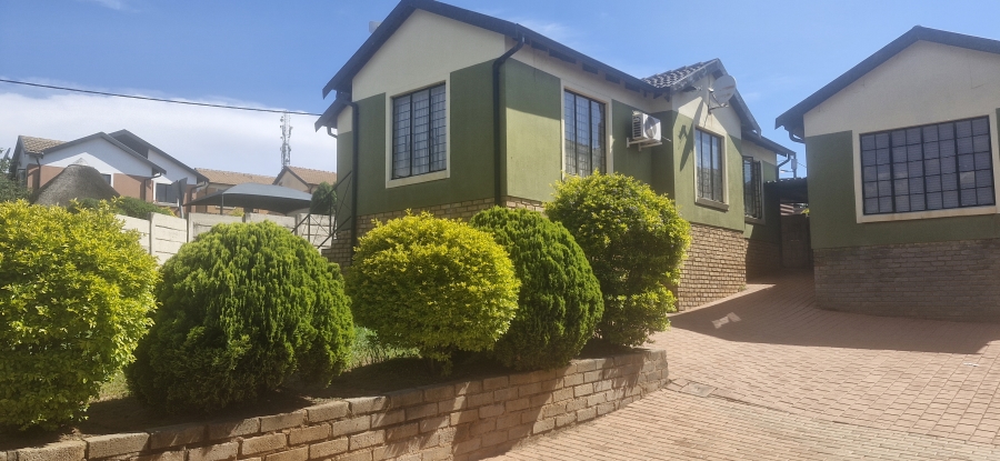 3 Bedroom Property for Sale in Mahube Valley Gauteng