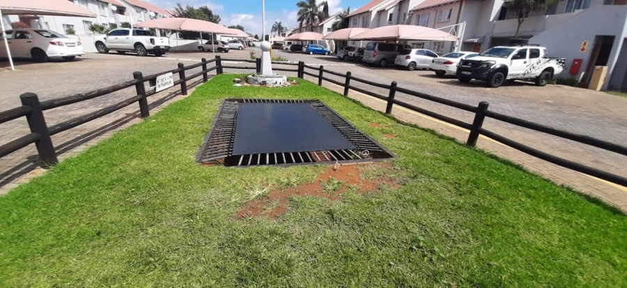 To Let 2 Bedroom Property for Rent in Glen Marais Gauteng