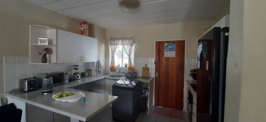 To Let 2 Bedroom Property for Rent in Glen Marais Gauteng