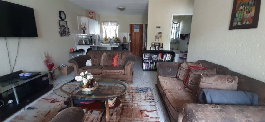 To Let 2 Bedroom Property for Rent in Glen Marais Gauteng
