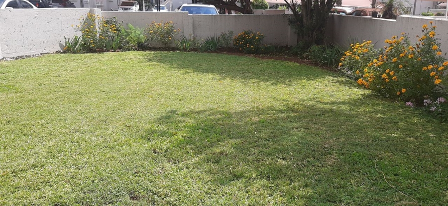 To Let 2 Bedroom Property for Rent in Glen Marais Gauteng