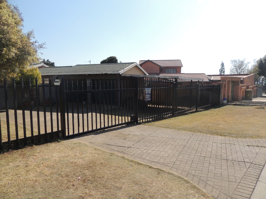 3 Bedroom Property for Sale in Elandspark Gauteng