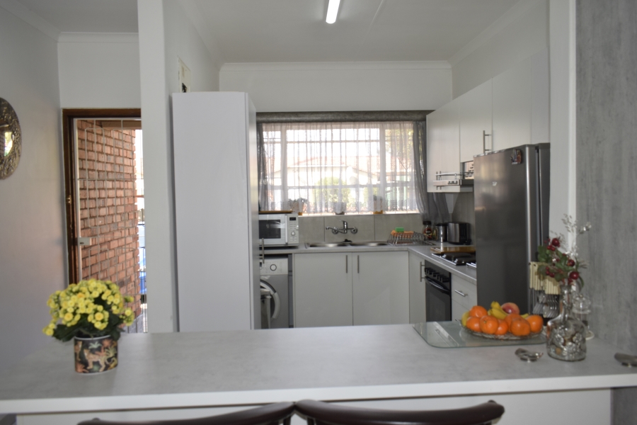 2 Bedroom Property for Sale in Beyers Park Gauteng