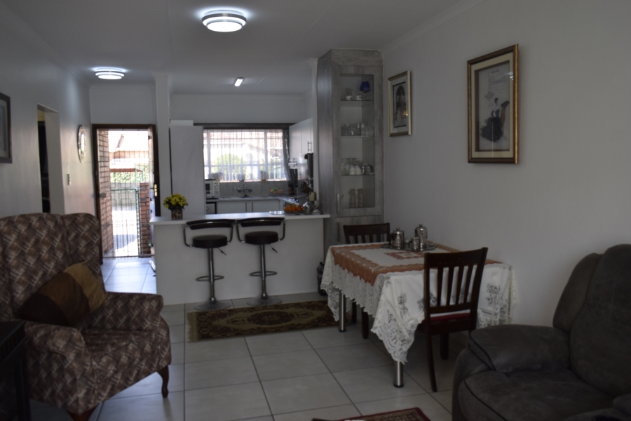 2 Bedroom Property for Sale in Beyers Park Gauteng