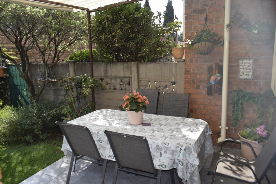 2 Bedroom Property for Sale in Beyers Park Gauteng