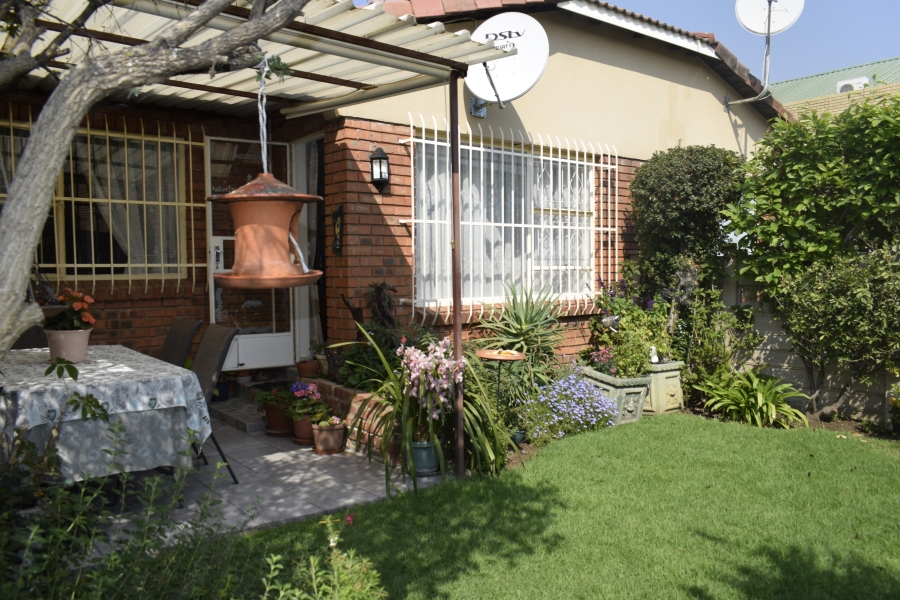 2 Bedroom Property for Sale in Beyers Park Gauteng