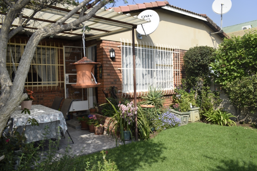2 Bedroom Property for Sale in Beyers Park Gauteng
