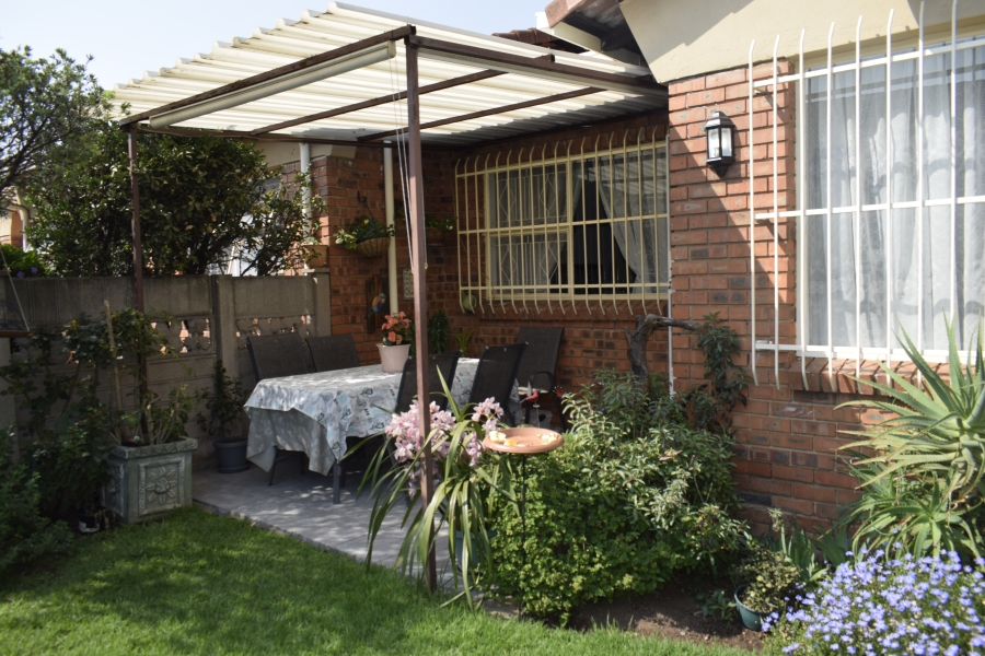 2 Bedroom Property for Sale in Beyers Park Gauteng