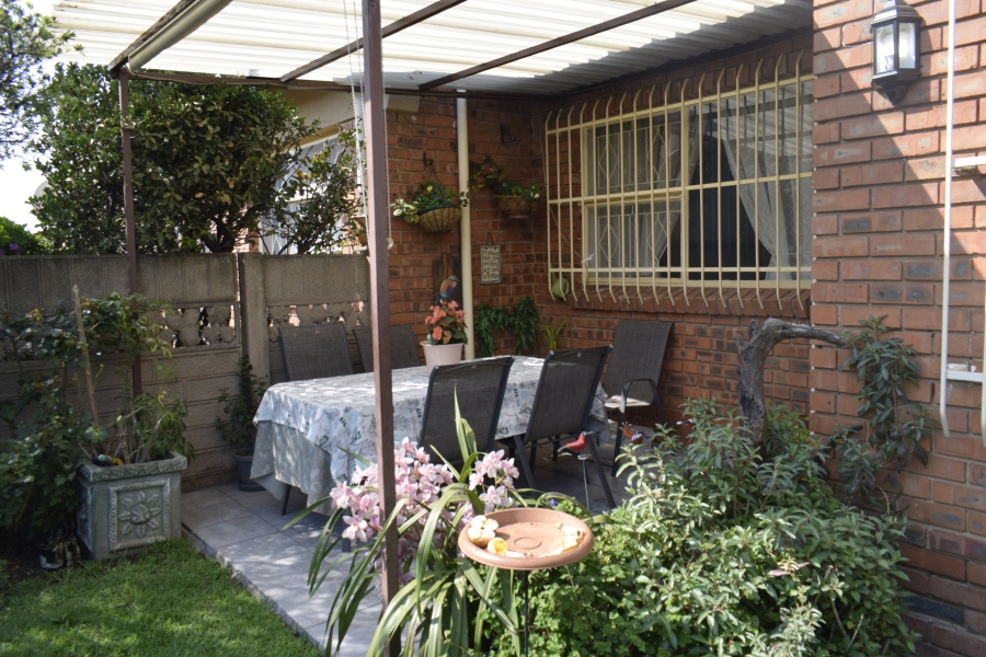 2 Bedroom Property for Sale in Beyers Park Gauteng