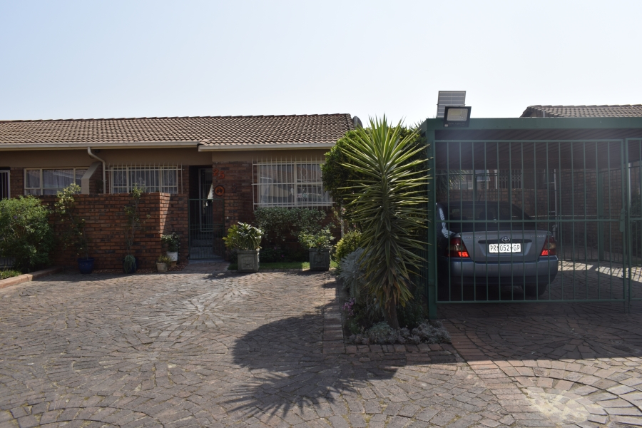 2 Bedroom Property for Sale in Beyers Park Gauteng