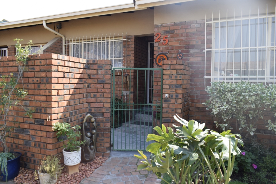 2 Bedroom Property for Sale in Beyers Park Gauteng