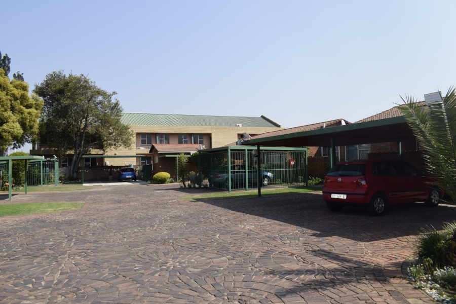 2 Bedroom Property for Sale in Beyers Park Gauteng