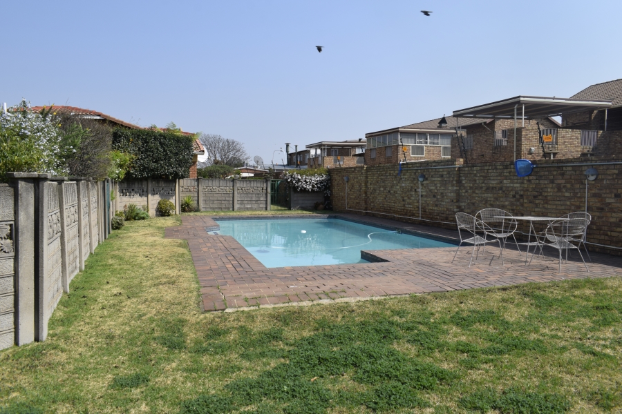 2 Bedroom Property for Sale in Beyers Park Gauteng
