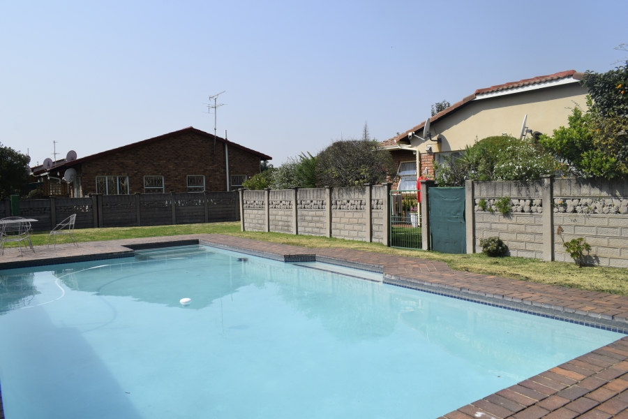 2 Bedroom Property for Sale in Beyers Park Gauteng