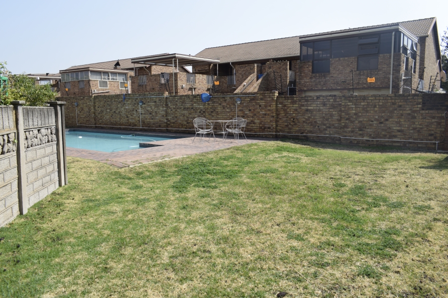 2 Bedroom Property for Sale in Beyers Park Gauteng