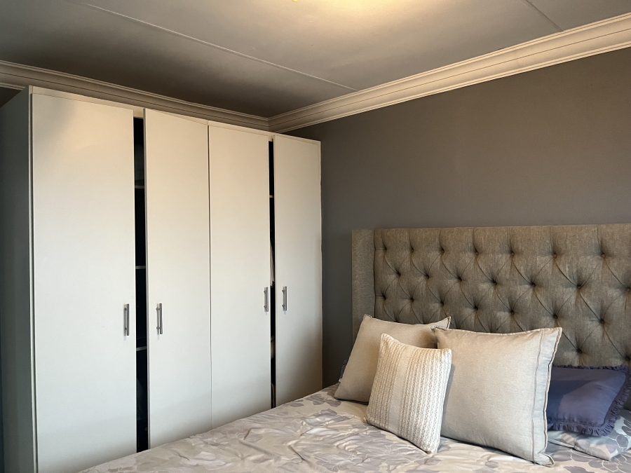 2 Bedroom Property for Sale in Albertsdal Gauteng