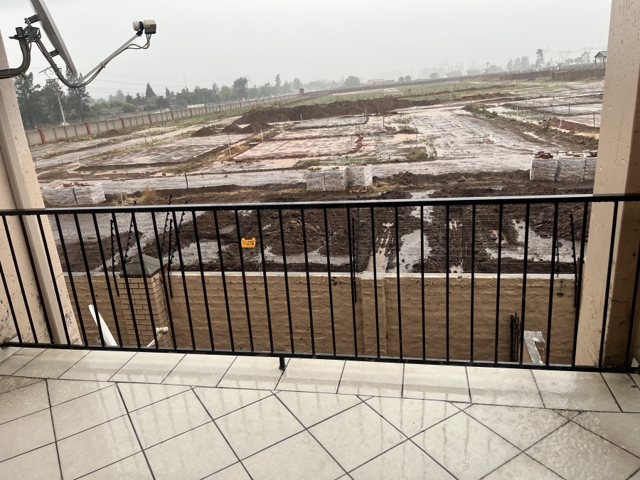 2 Bedroom Property for Sale in Albertsdal Gauteng