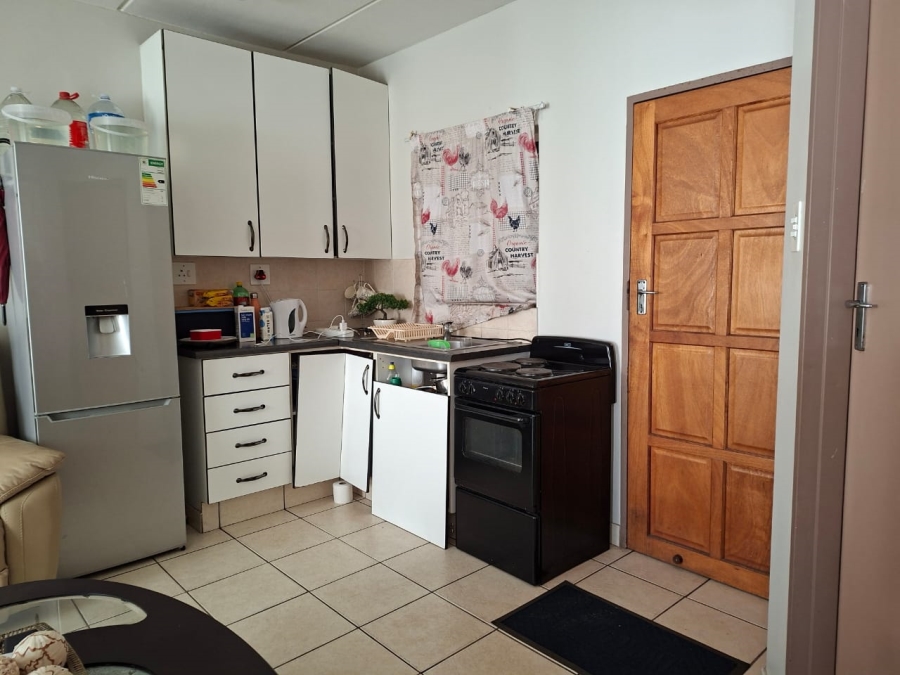 1 Bedroom Property for Sale in Vanderbijlpark CW 5 Gauteng