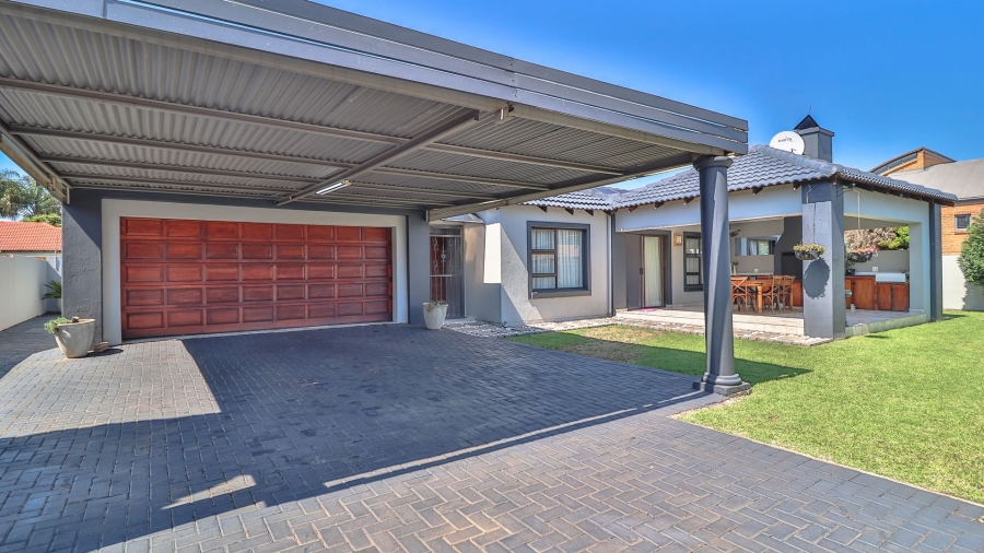 4 Bedroom Property for Sale in Montana Gauteng