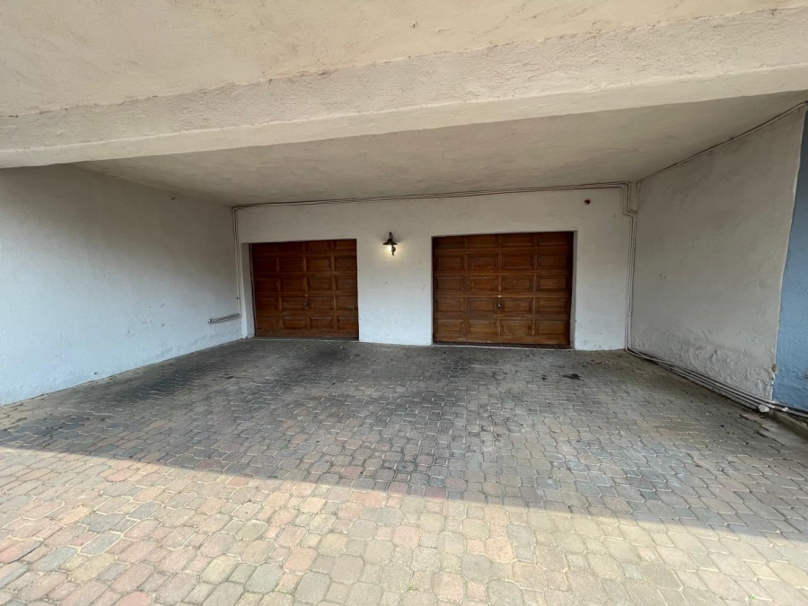 3 Bedroom Property for Sale in Waterkloof Ridge Gauteng