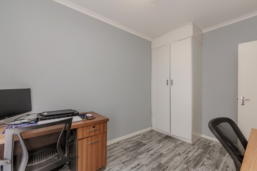 2 Bedroom Property for Sale in Wilgeheuwel Gauteng