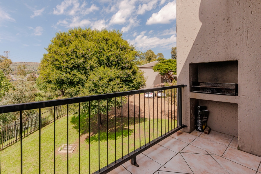 2 Bedroom Property for Sale in Wilgeheuwel Gauteng