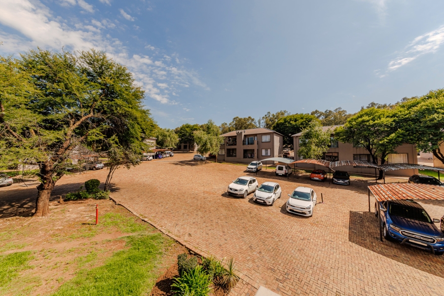 2 Bedroom Property for Sale in Wilgeheuwel Gauteng