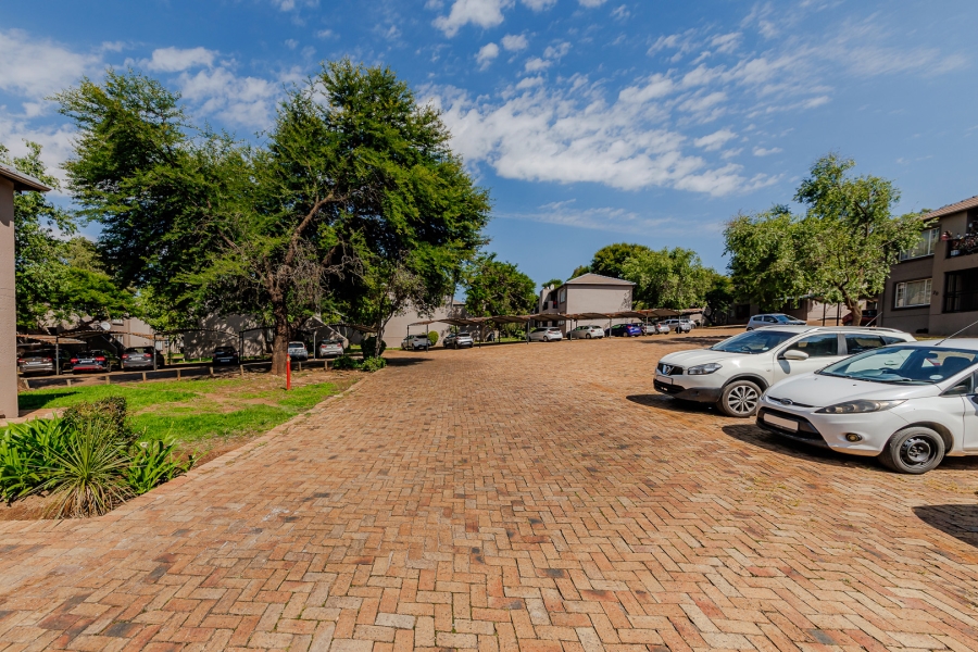 2 Bedroom Property for Sale in Wilgeheuwel Gauteng