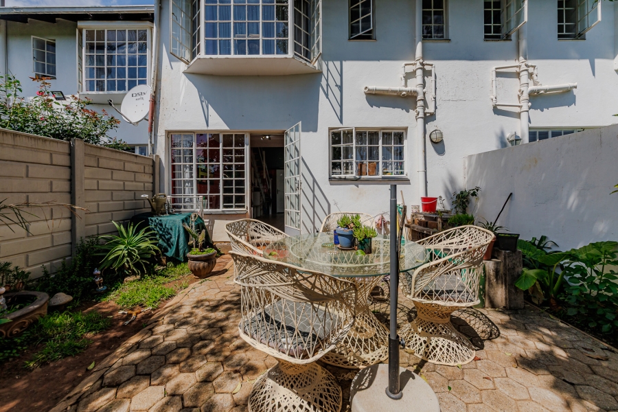 1 Bedroom Property for Sale in Wilgeheuwel Gauteng