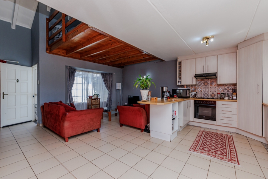 1 Bedroom Property for Sale in Wilgeheuwel Gauteng