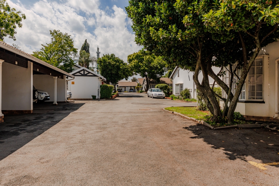 1 Bedroom Property for Sale in Wilgeheuwel Gauteng