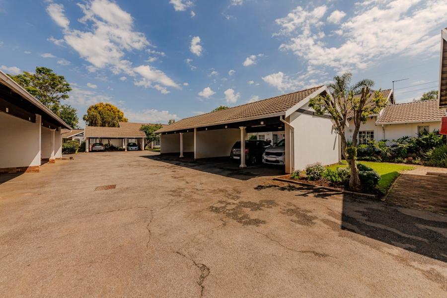 1 Bedroom Property for Sale in Wilgeheuwel Gauteng