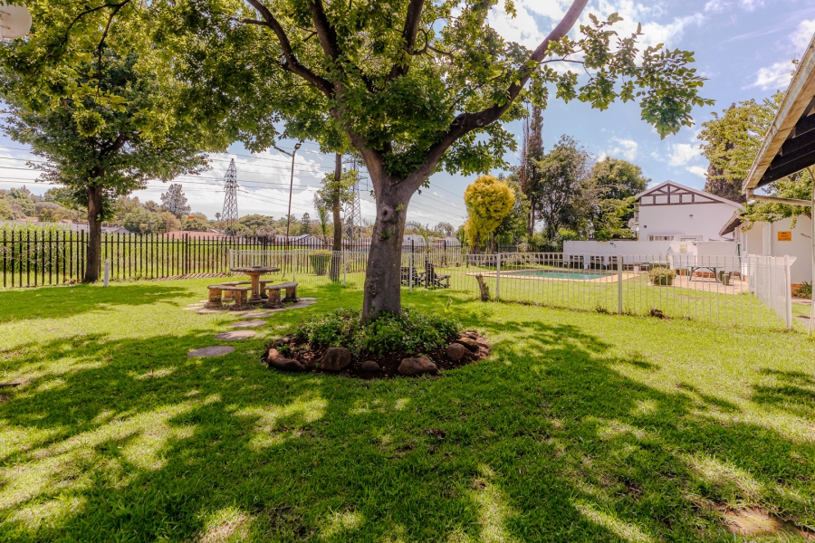 1 Bedroom Property for Sale in Wilgeheuwel Gauteng