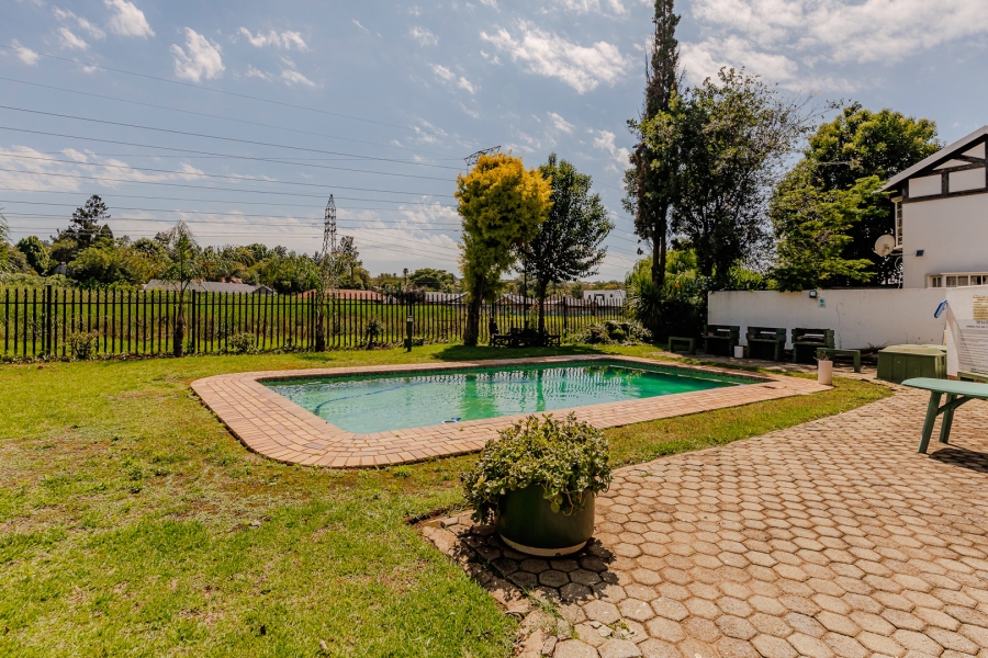 1 Bedroom Property for Sale in Wilgeheuwel Gauteng