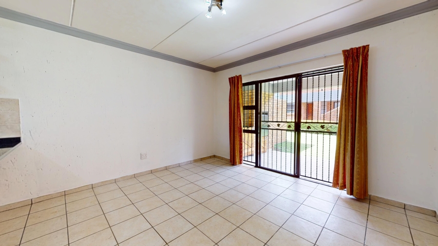 2 Bedroom Property for Sale in Ravenswood Gauteng