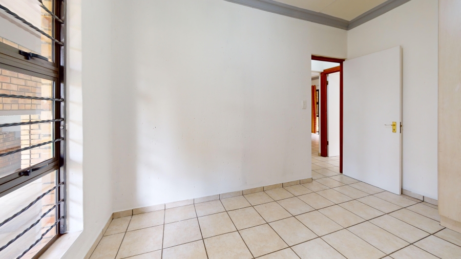 2 Bedroom Property for Sale in Ravenswood Gauteng