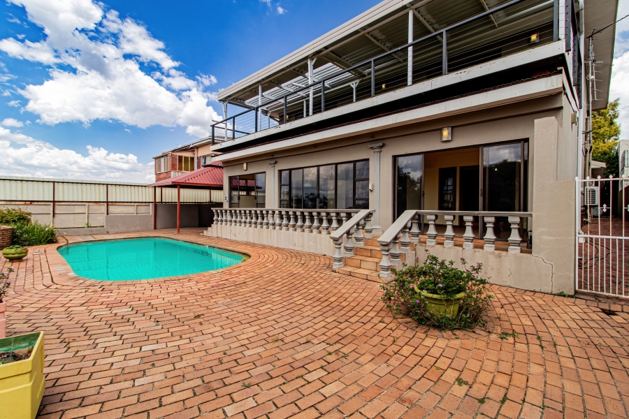 7 Bedroom Property for Sale in Kensington Gauteng