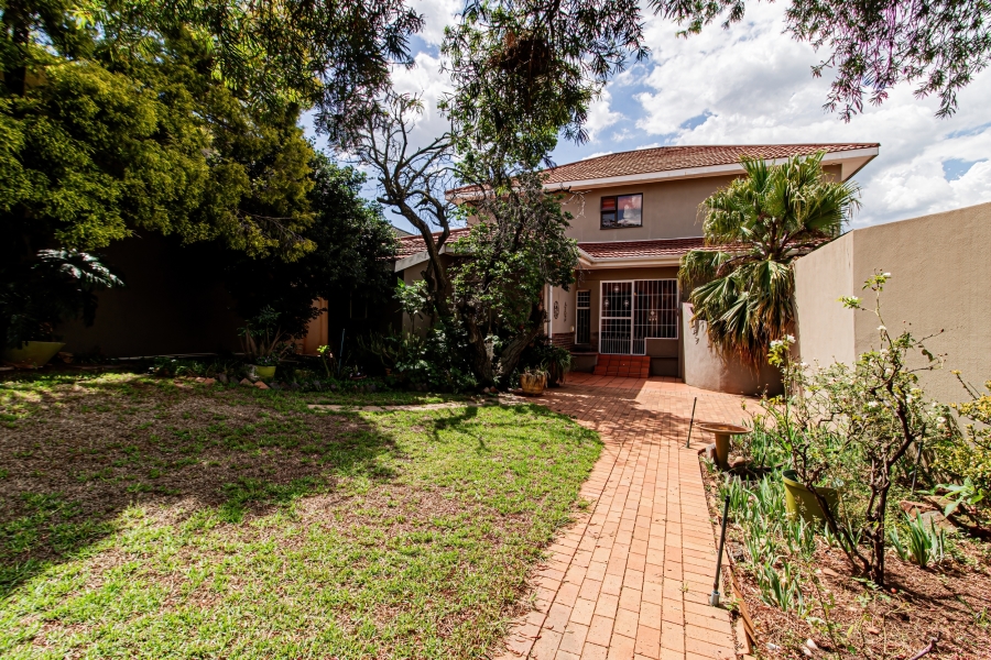 7 Bedroom Property for Sale in Kensington Gauteng