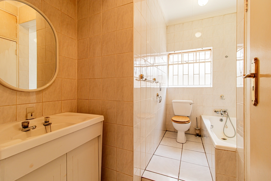 7 Bedroom Property for Sale in Kensington Gauteng