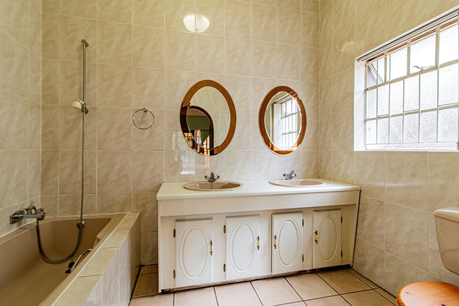 7 Bedroom Property for Sale in Kensington Gauteng