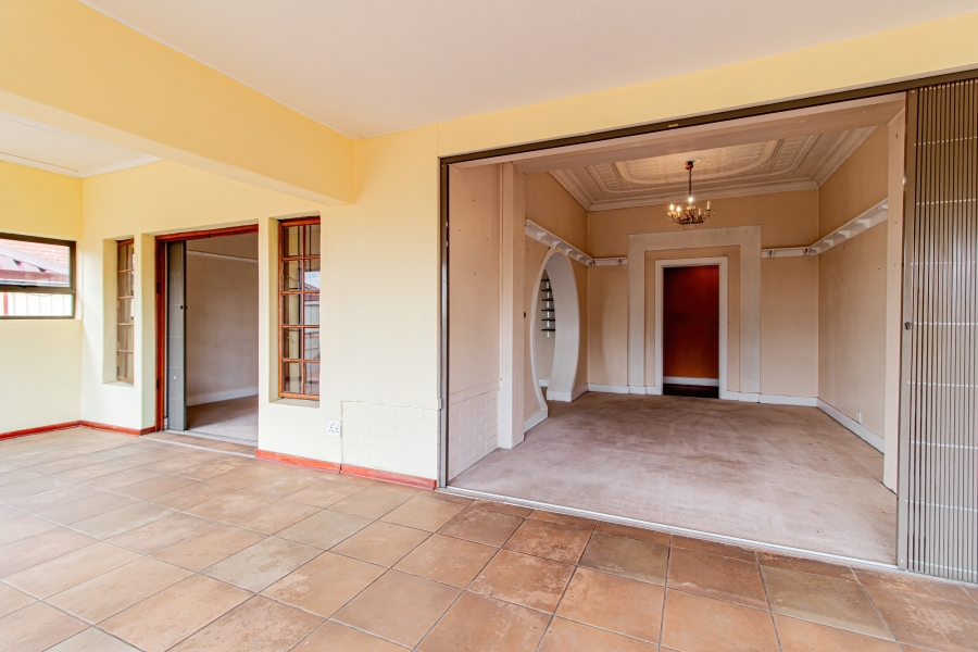 7 Bedroom Property for Sale in Kensington Gauteng