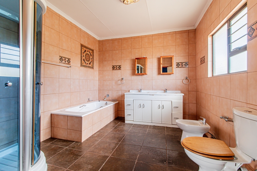 7 Bedroom Property for Sale in Kensington Gauteng