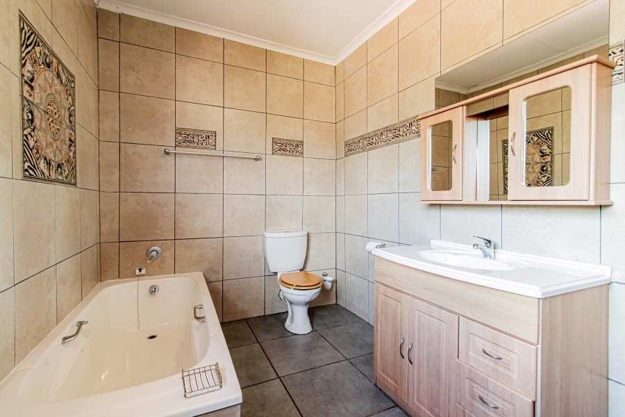 7 Bedroom Property for Sale in Kensington Gauteng