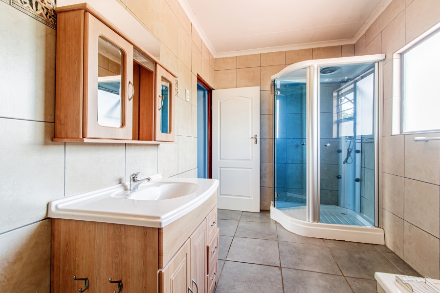 7 Bedroom Property for Sale in Kensington Gauteng